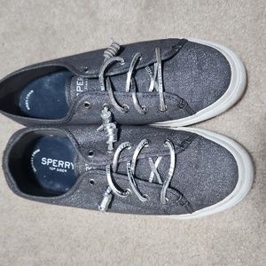 Size 8 Sperry sneakers